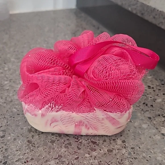 Handmade Soap w/ Loofah - Picture 1 of 3